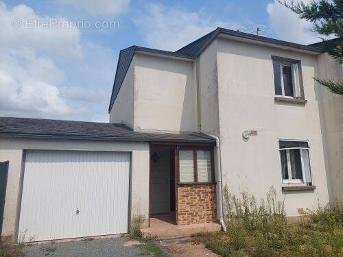 Maison à SAINT-AMAND-MONTROND