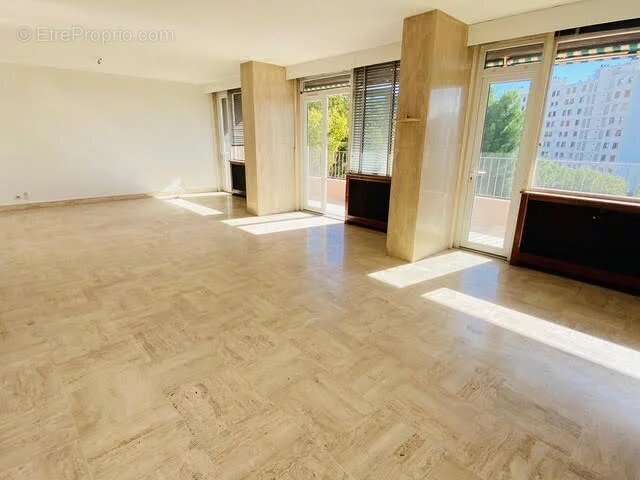 Appartement à MARSEILLE-9E