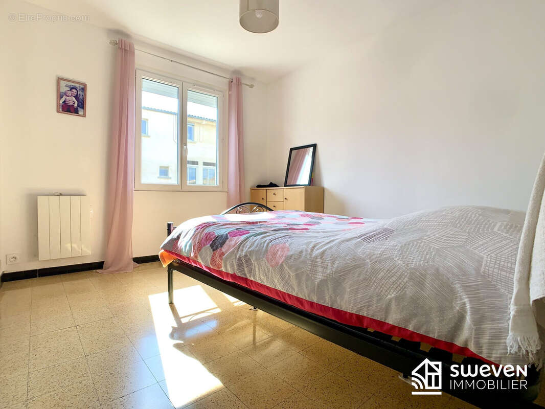 Maison à SAINT-LAURENT-DE-LA-SALANQUE