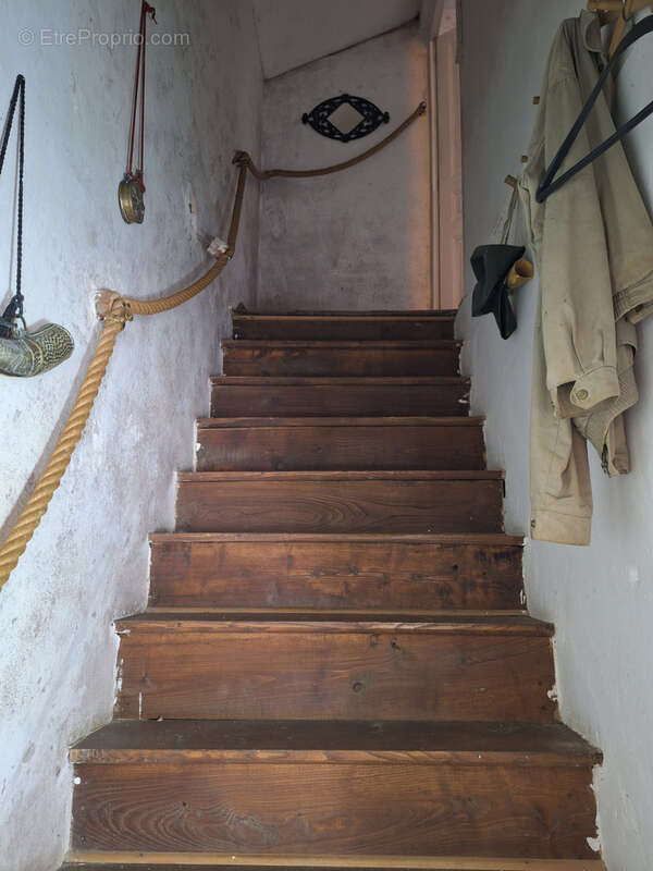 Maison à SAINT-CERNIN-DE-L&#039;HERM