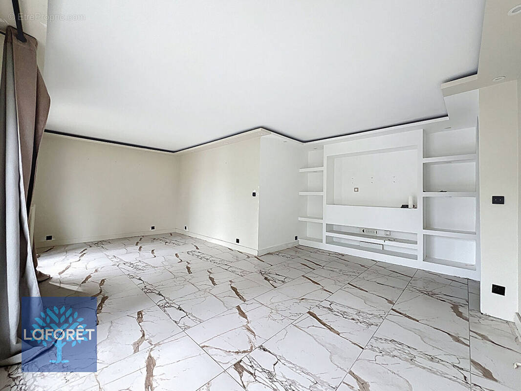 Appartement à MENNECY