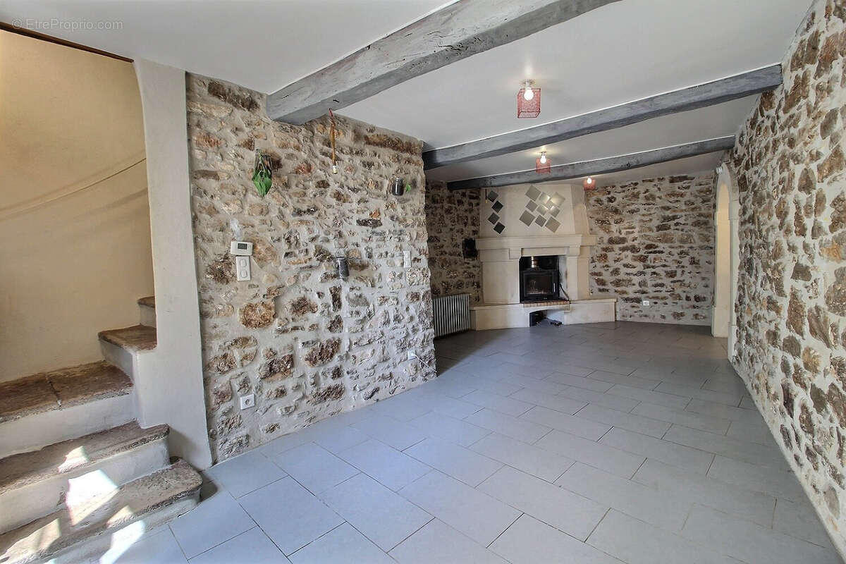 Maison à VIOLS-LE-FORT