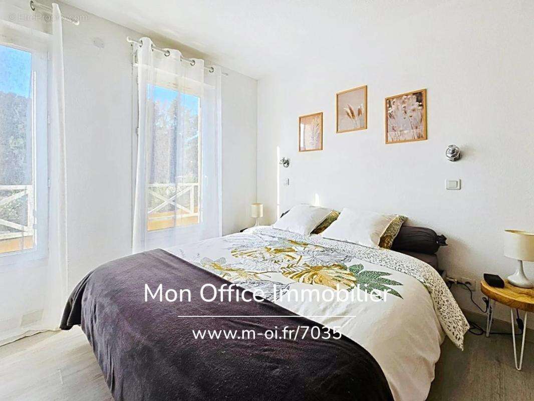 Référence : 7035-les. - appartement t4 rénové proche centre à cavalaire sur mer - photo 10