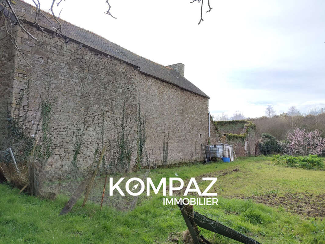 Charmante maison en pierre à potentiel exceptionnel - photo 4