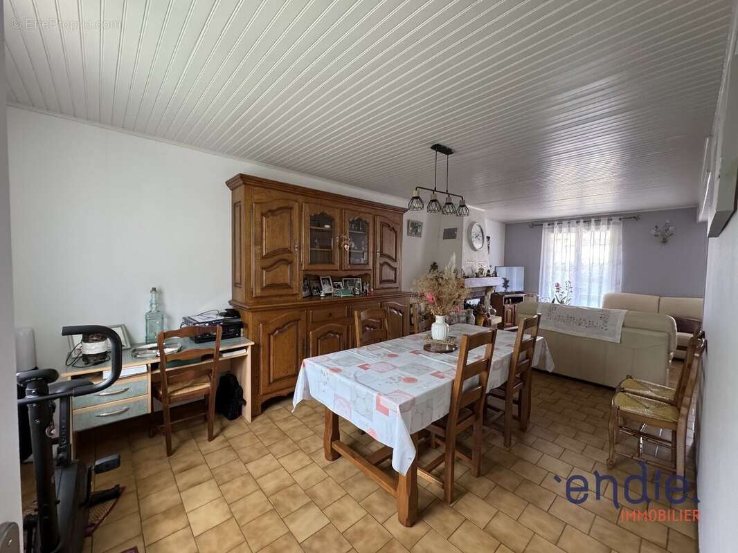 Maison à LURCY-LEVIS