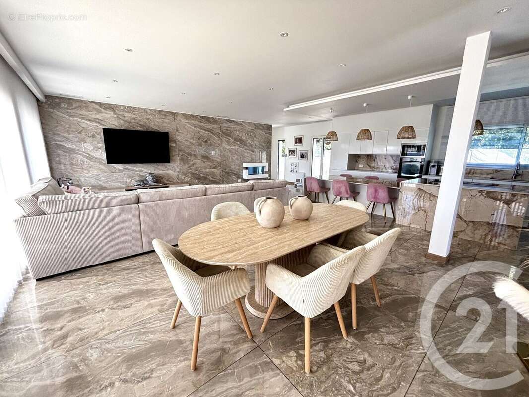 Maison à LABARTHE-SUR-LEZE