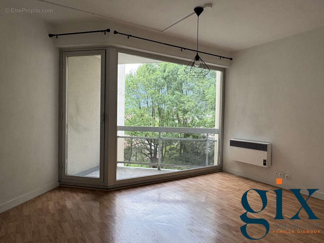 Appartement à MEYLAN