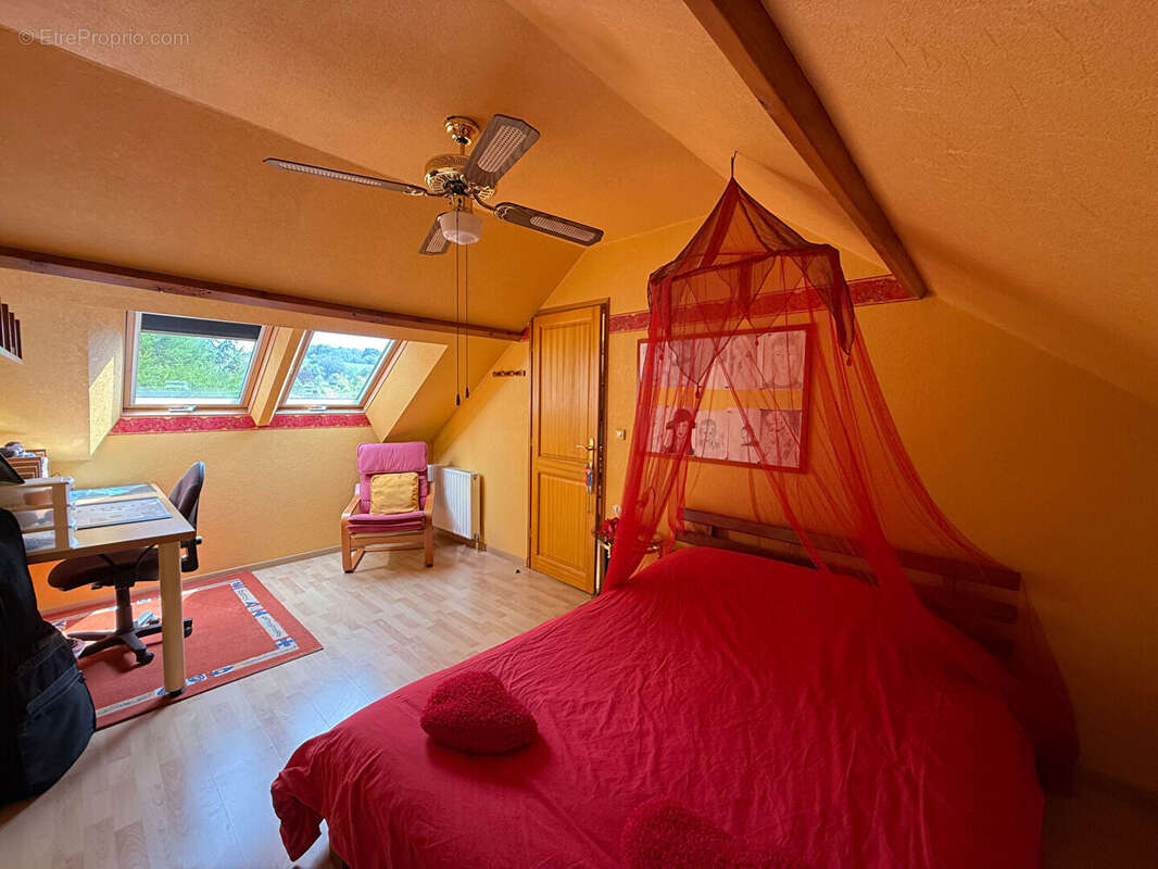 Maison à ISSANCOURT-ET-RUMEL