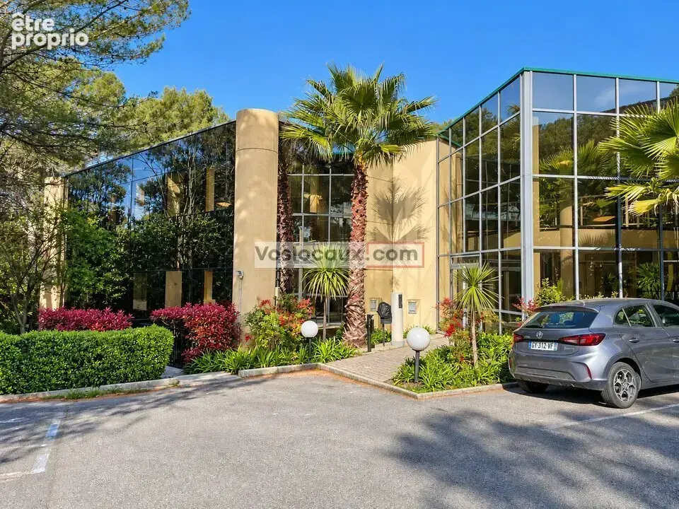 Commerce 682 m² à vendre à Antibes (06600) - photo 1