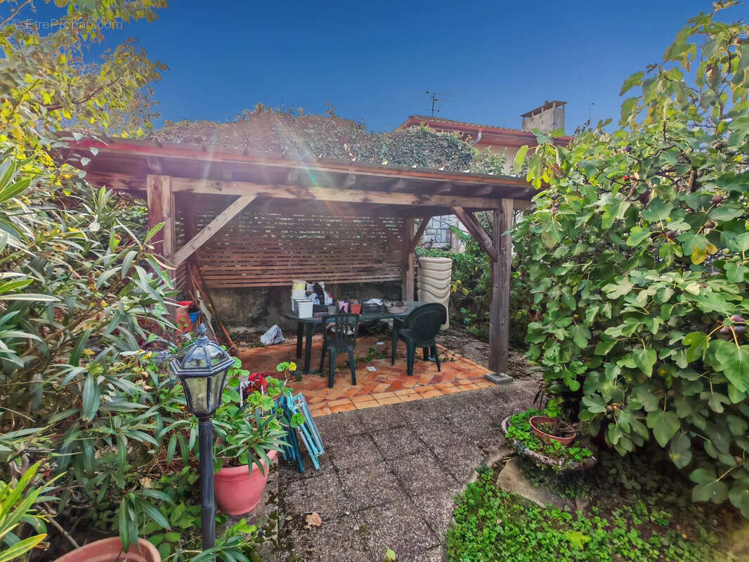 Maison 155 m² à Gaillard  - photo 3