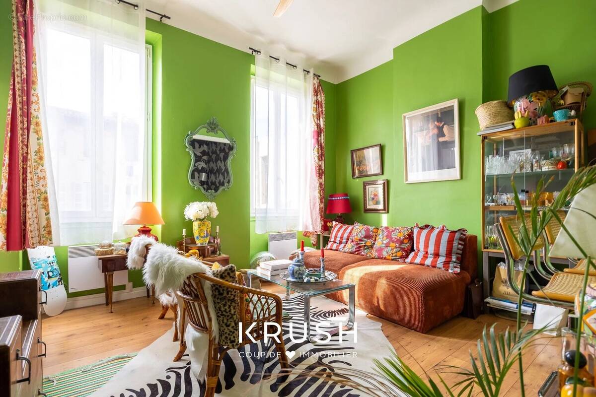 Appartement à MARSEILLE-5E