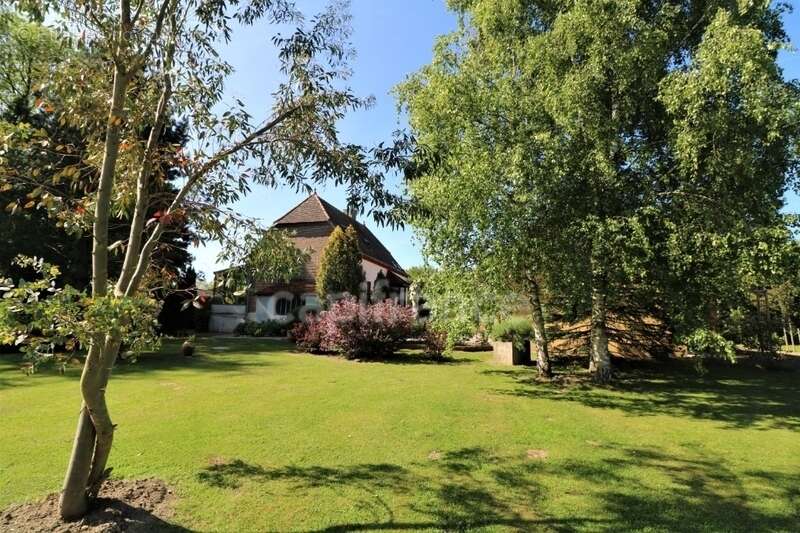 Dpt Saône et Loire (71), à vendre à 15 mn de St Marcel Villa de 163 m² et Maison ou Gite de 95 m² terrain de 4000 m² - photo 4