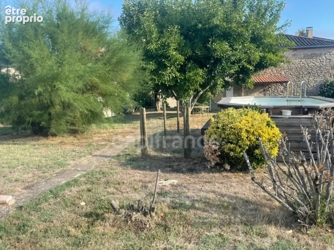 Maison en pierre dans un village de caractère, 4 chambres, garage, dépendances - photo 6