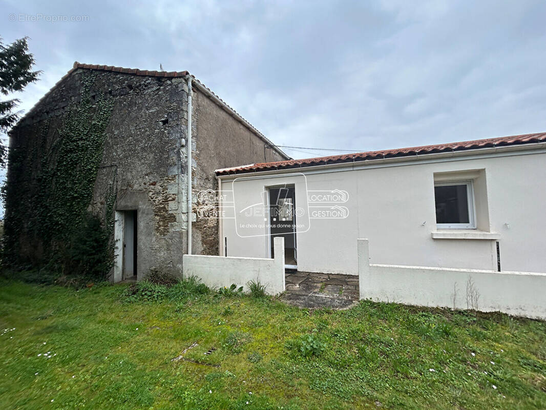 Maison à SAINT-JULIEN-DE-CONCELLES