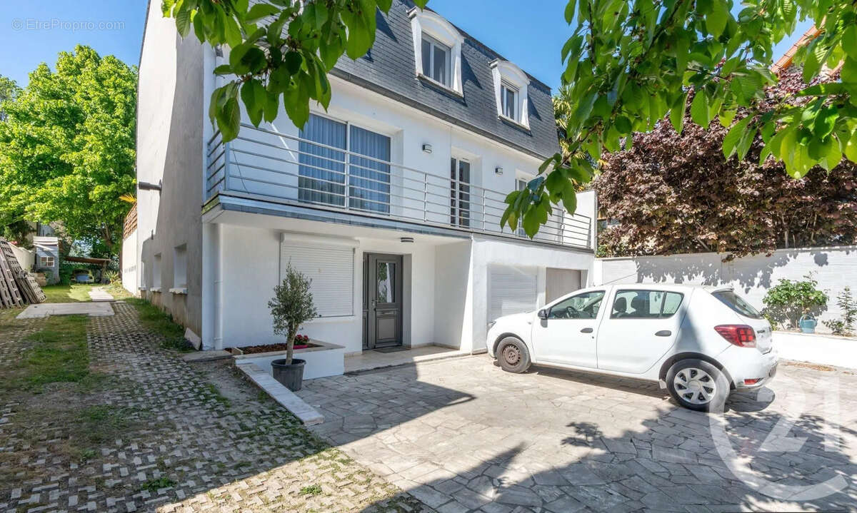 Maison à SAINT-MAUR-DES-FOSSES