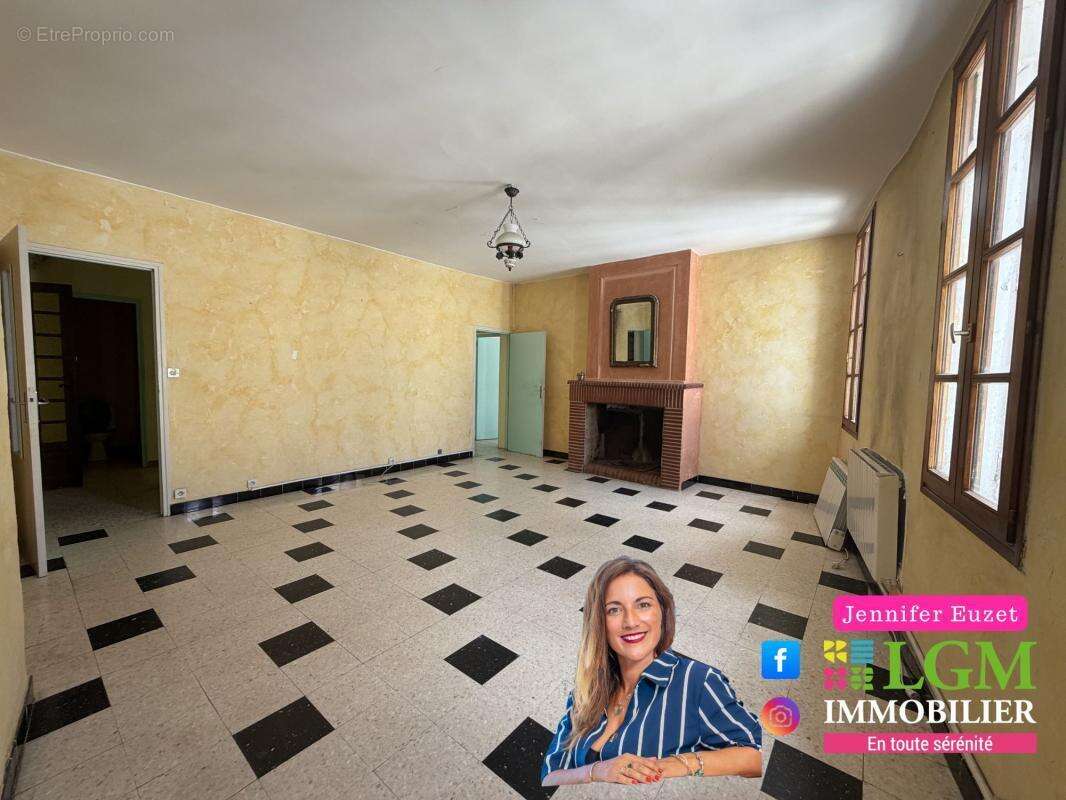 Appartement à LUNEL-VIEL