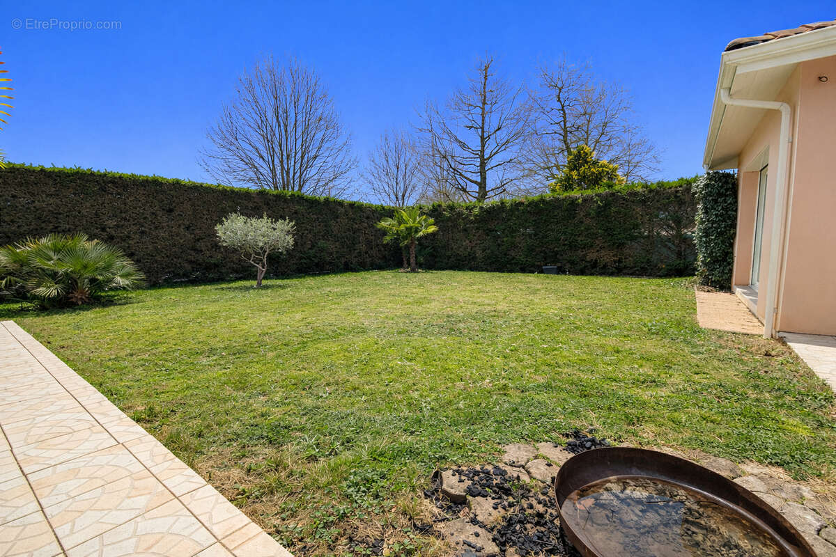 Maison à SAINT-PIERRE-DU-MONT