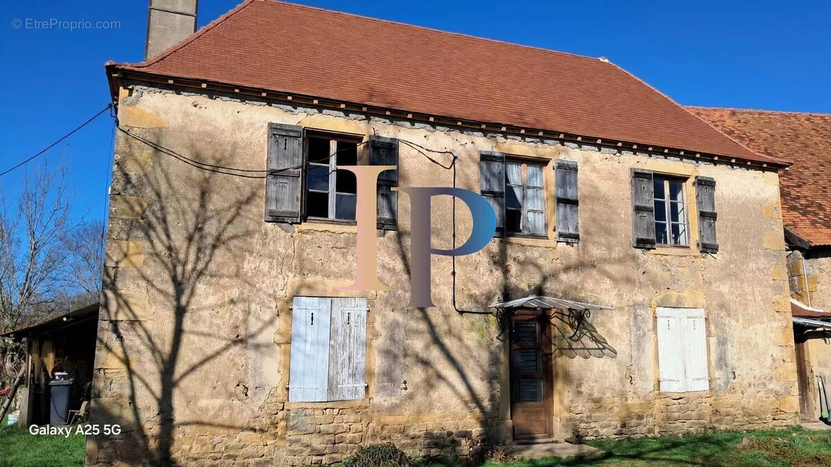 Maison à LA CLAYETTE