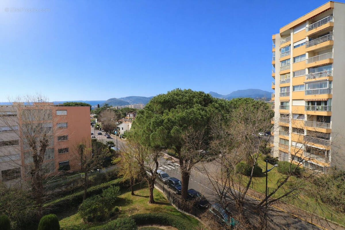 Appartement à MANDELIEU-LA-NAPOULE