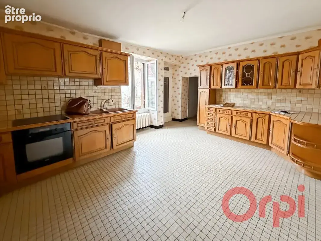 À vendre – Maison lumineuse avec extérieur, garage et patio à La Celle - photo 4