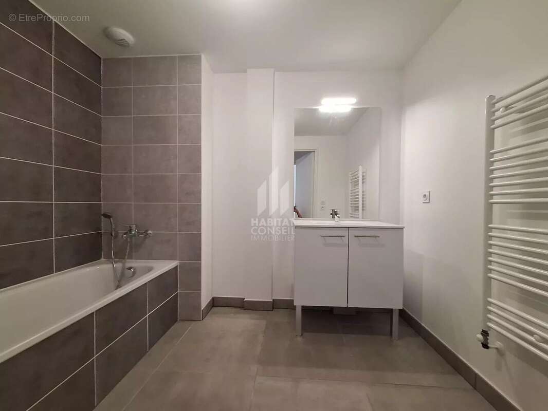 Appartement à BOURGOIN-JALLIEU