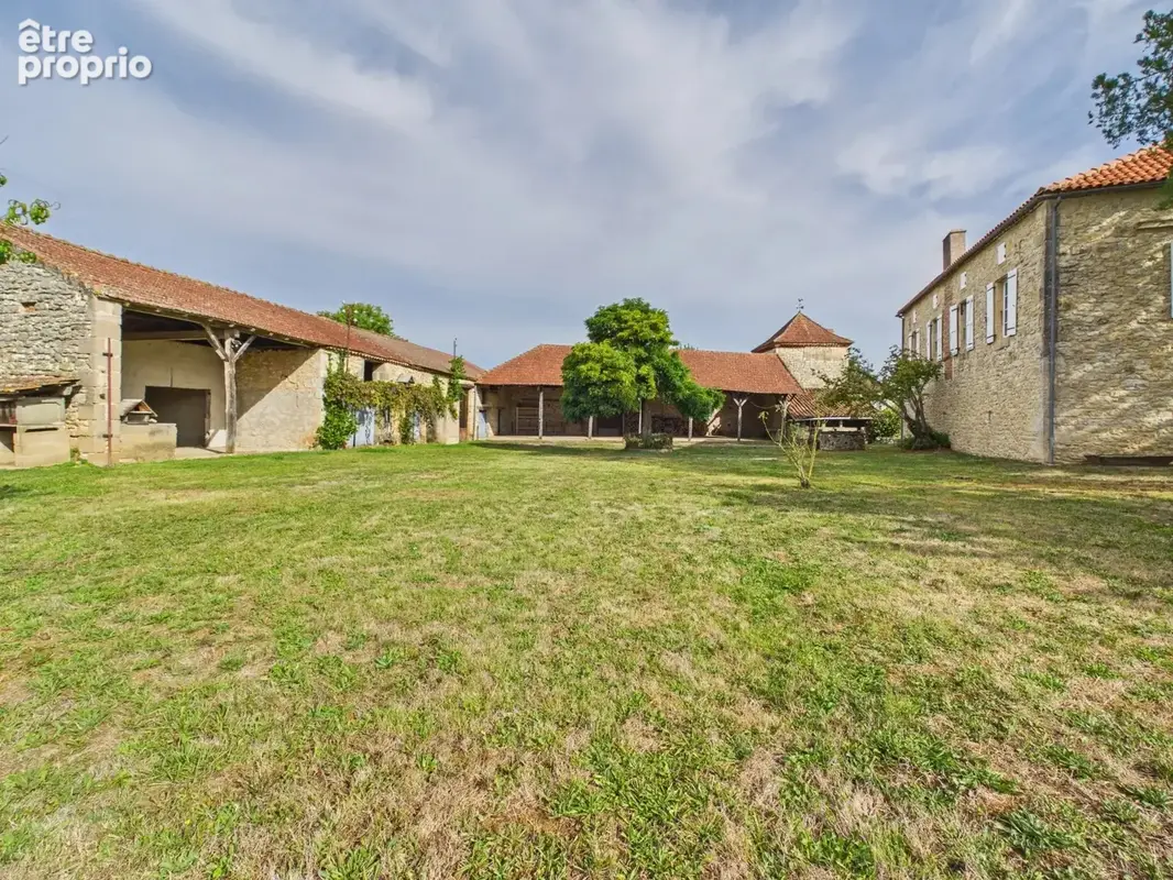 Photo Maison à Vire-Sur-Lot au prix de 295 000€