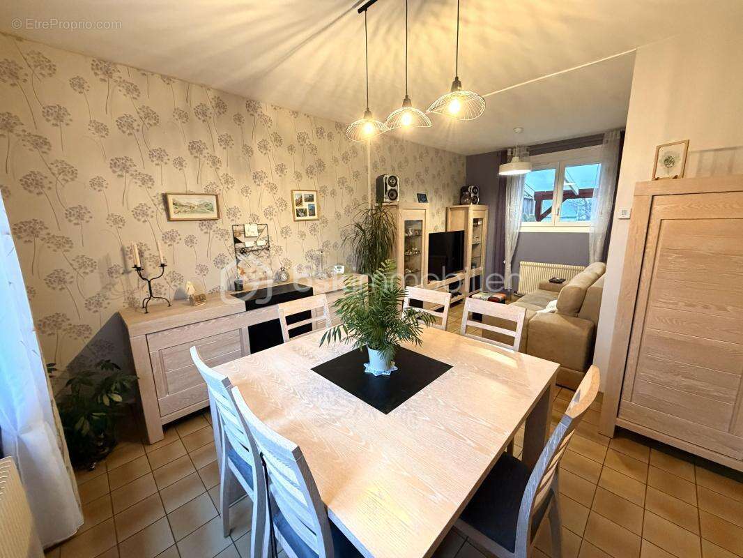 Maison à MONCHY-SUR-EU