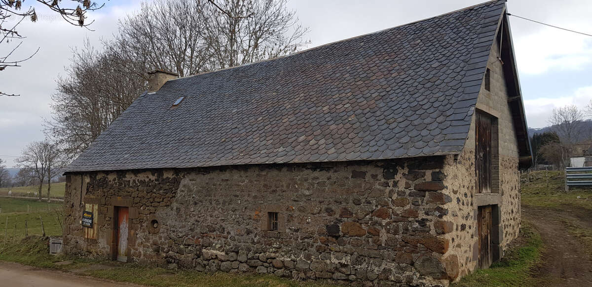Maison à SEGUR-LES-VILLAS
