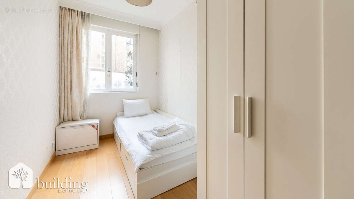 Paris 16ème - Place Victor Hugo - Appartement 5 pièces de 110 m² Carrez - photo 13