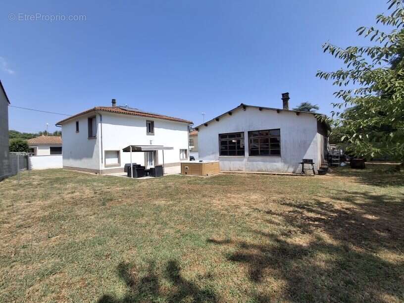 Maison 149 m² à Chasseneuil-Sur-Bonnieure  - photo 2