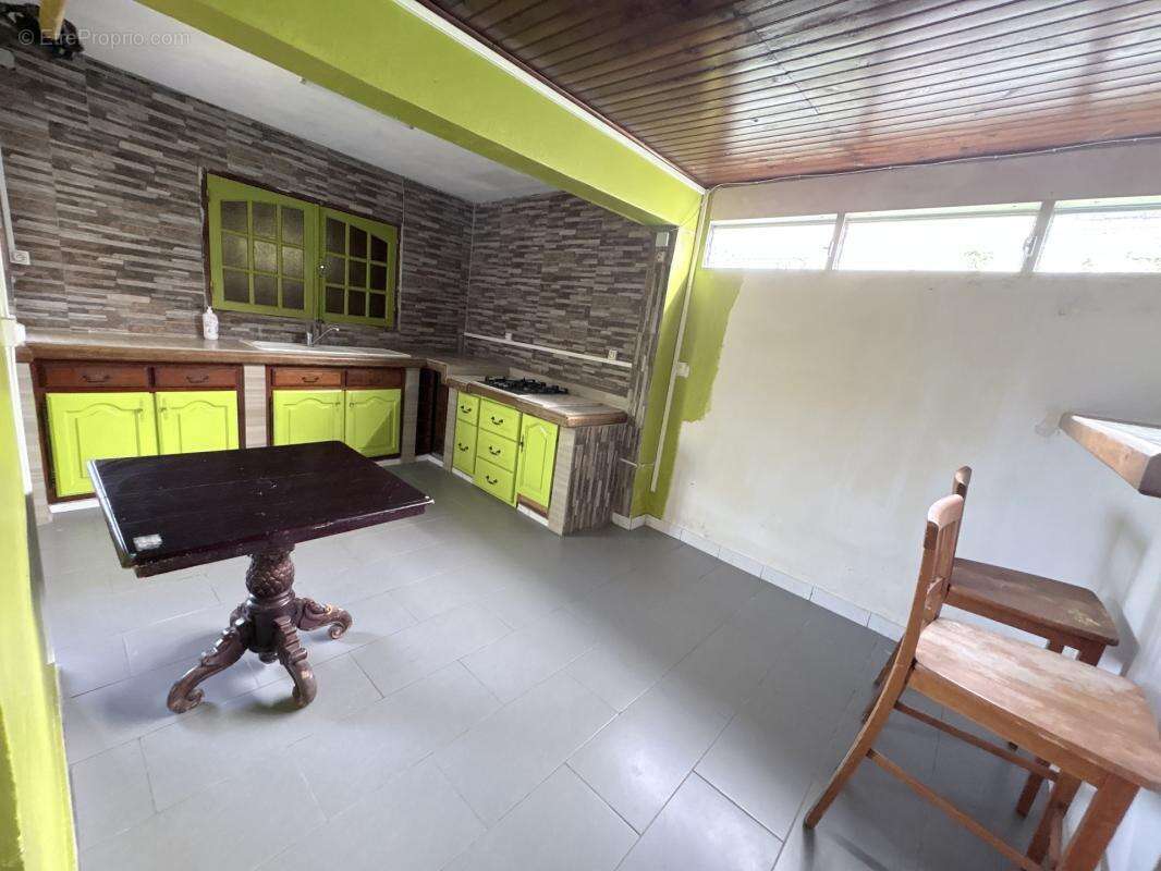A VENDRE : VILLA F9 à Trois Rivière (97114) - photo 16