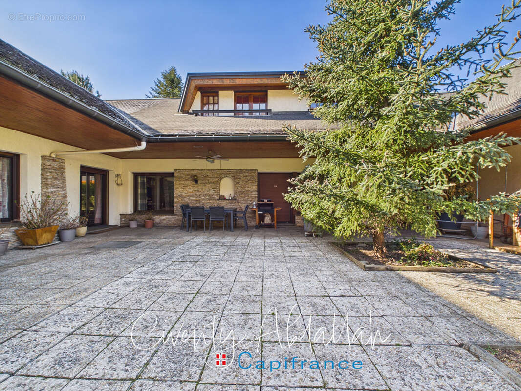 Grande propriété familiale sur 7 533 m² de terrain plat - photo 25