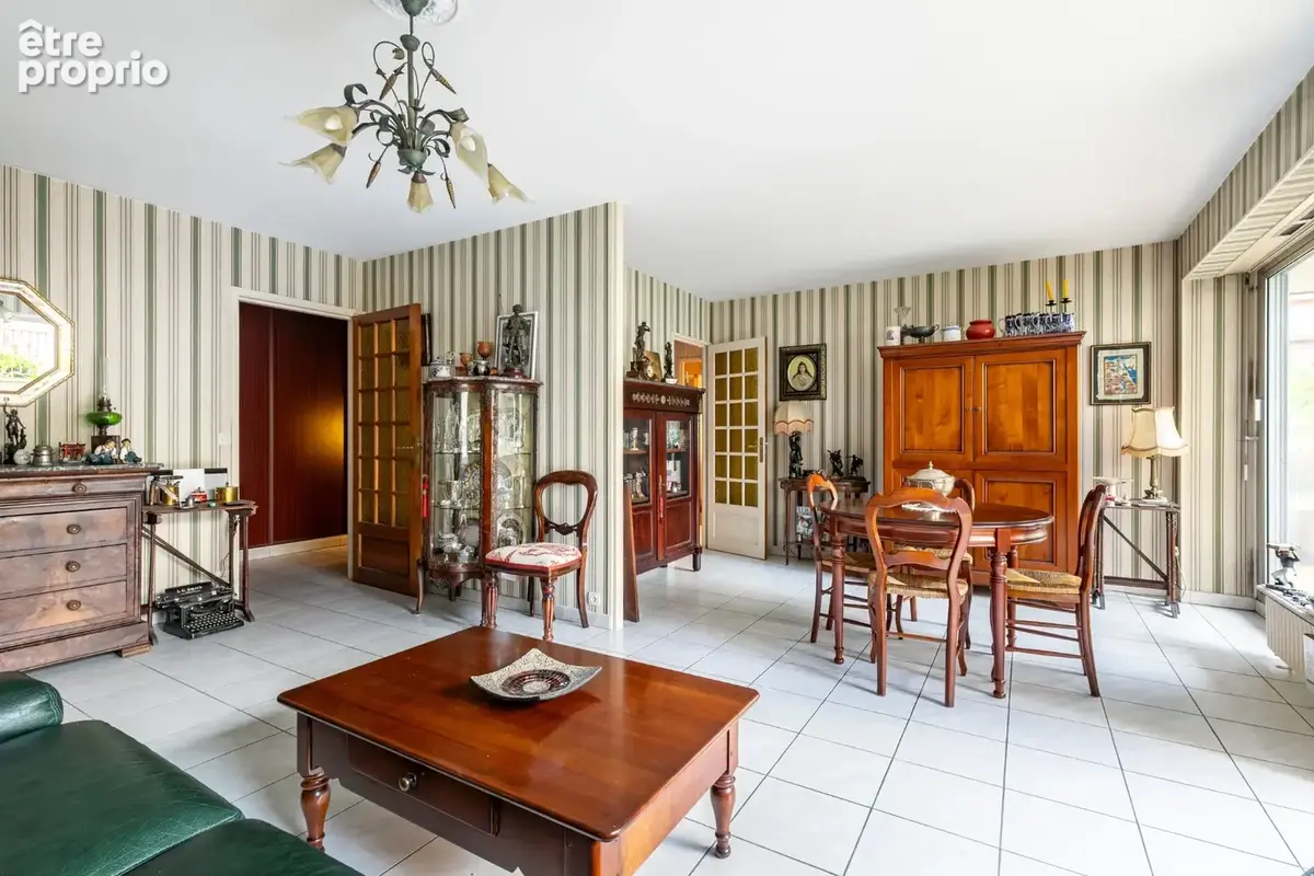 Appartement à PARIS-11E