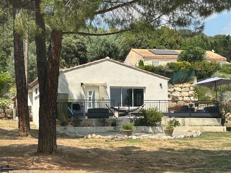 RIANS (83560) – Maison de plain-pied de 120 m² avec T1 indépendant sur terrain de 4 000 m² piscinable - photo 7