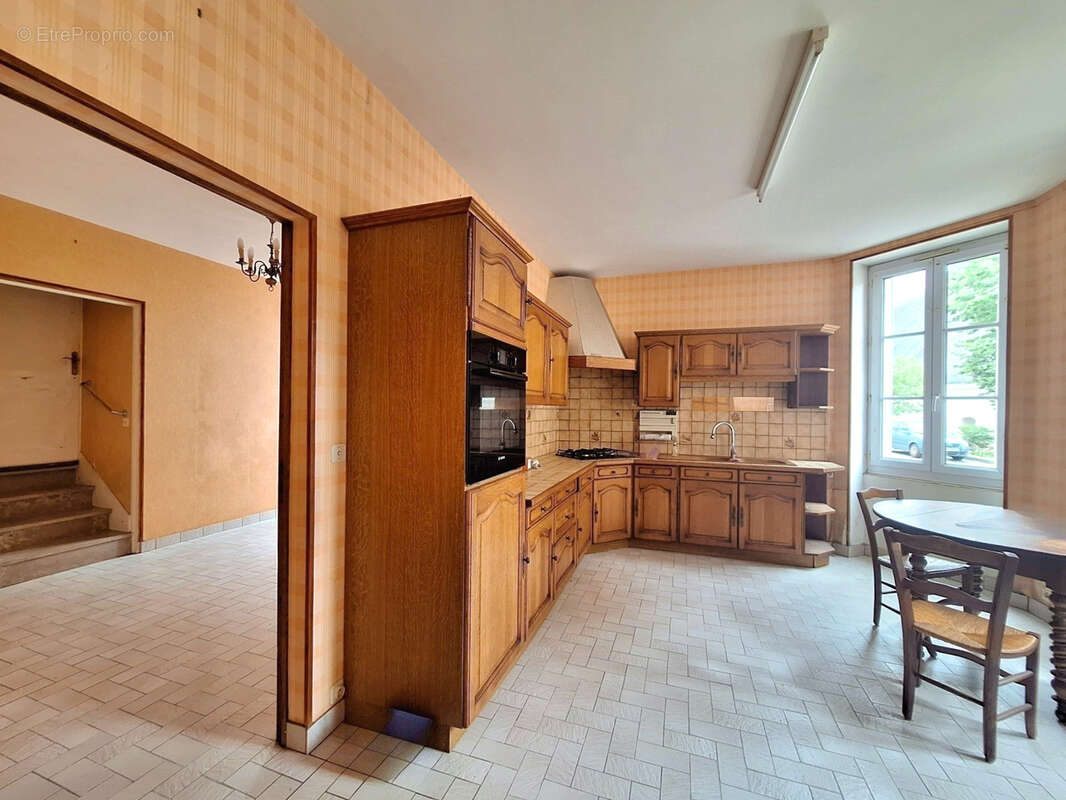 Maison à COMBREE
