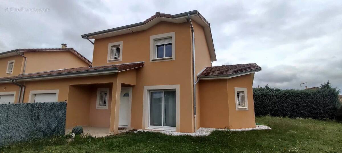 Maison à CHARVIEU-CHAVAGNEUX