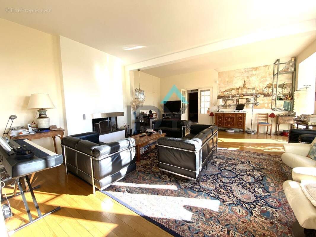 Maison à MAREIL-MARLY