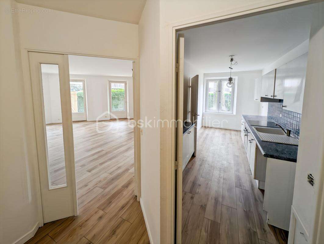 Appartement à EMERAINVILLE