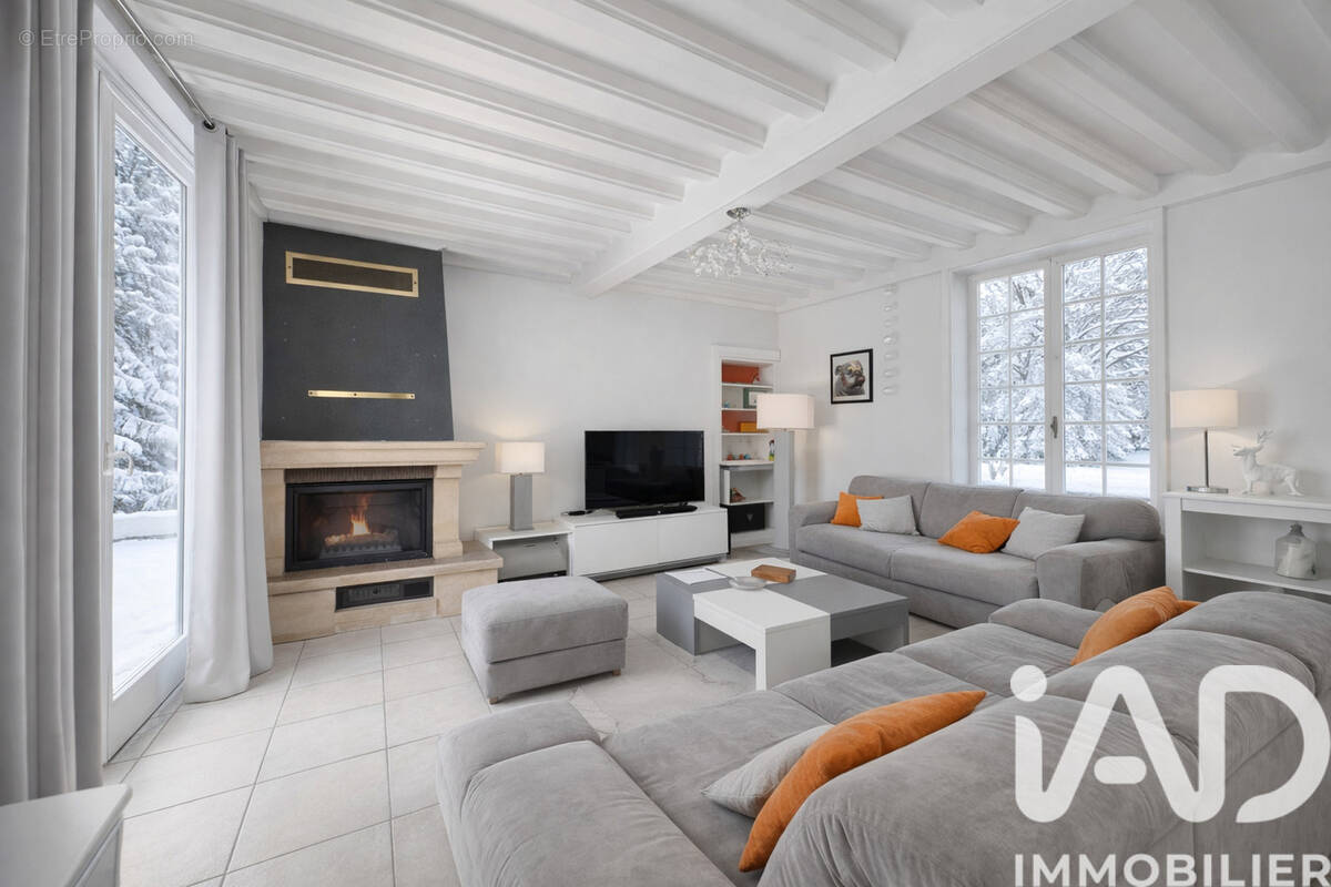 Photo 1 - Maison à SAINT-VICTOR-DE-CESSIEU