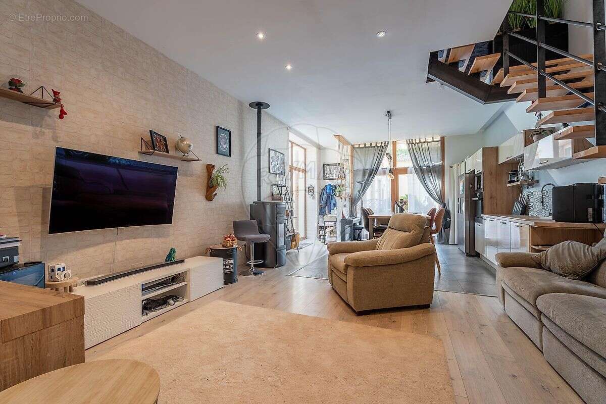 Maison à ARNAS