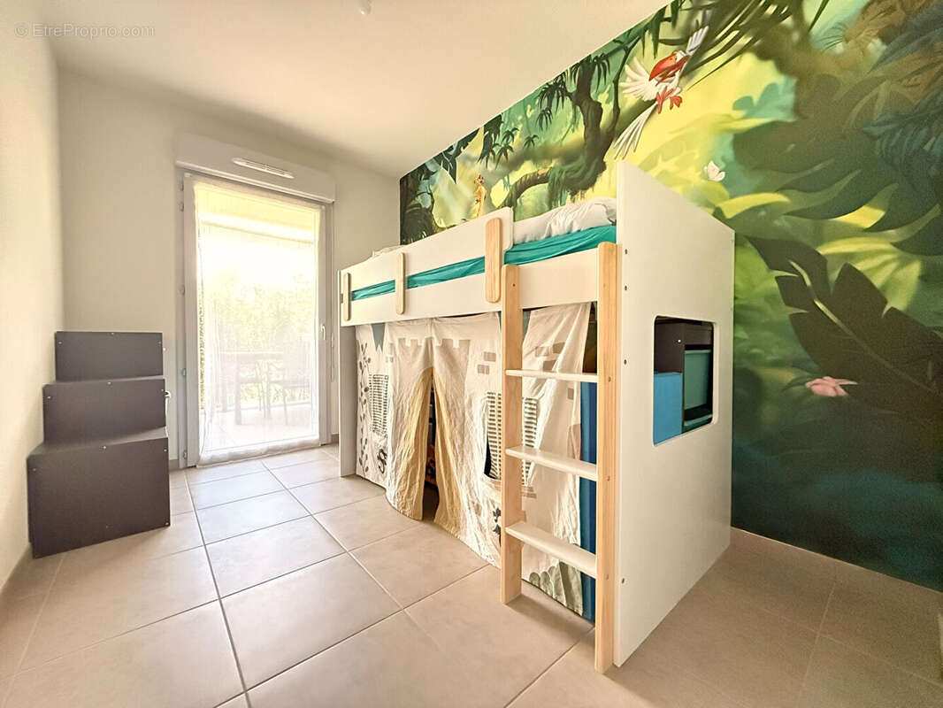 Appartement à CARROS