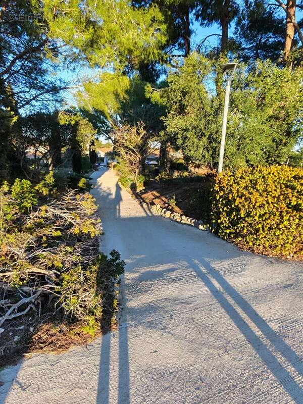 Maison à VIC-LA-GARDIOLE