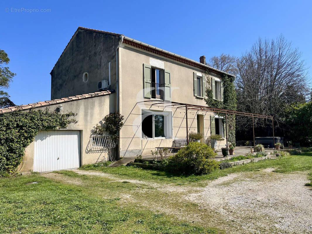 Maison à CHATEAURENARD