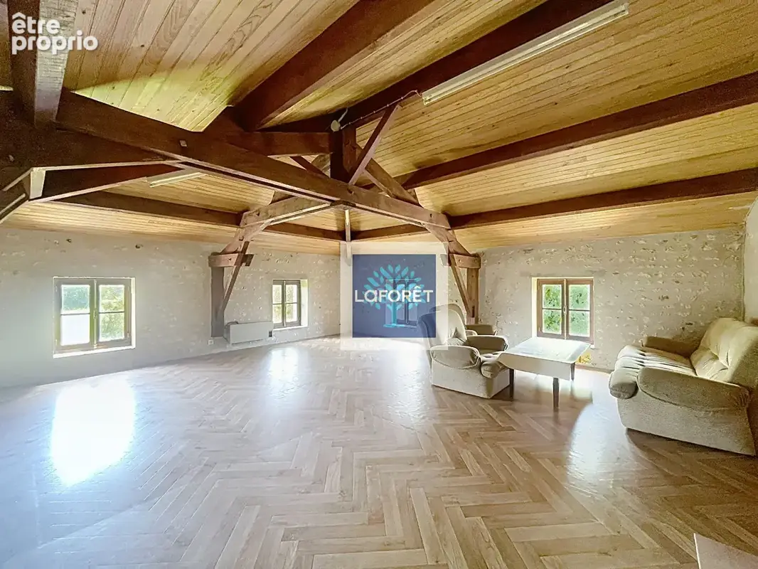 Maison de caractère , 4 chambre, dépendances avec jardin arboré - photo 4