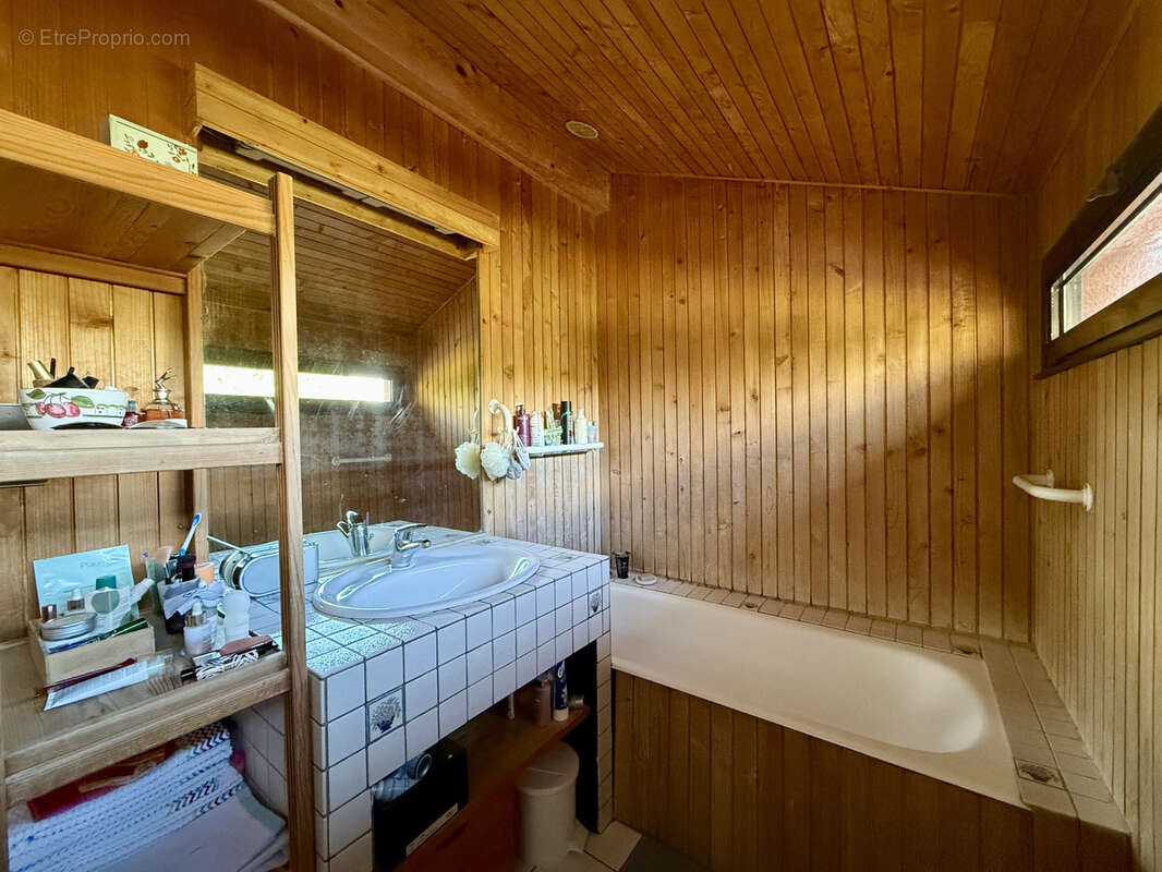 Maison à MONTAIGUT-SUR-SAVE