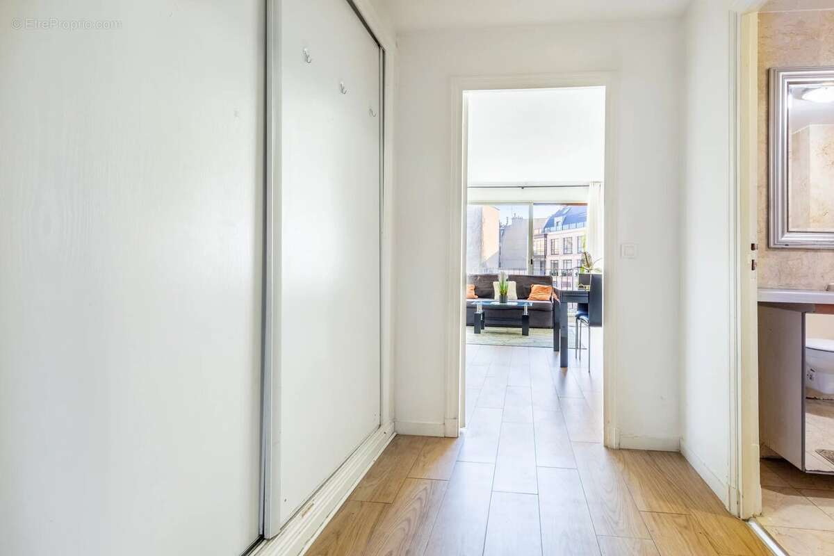 Appartement à PARIS-8E