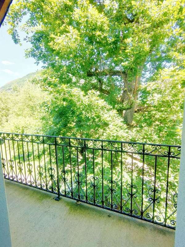 Apt t3 45m2 meuble avec balcon et parking - centre-ville luchon - photo 2