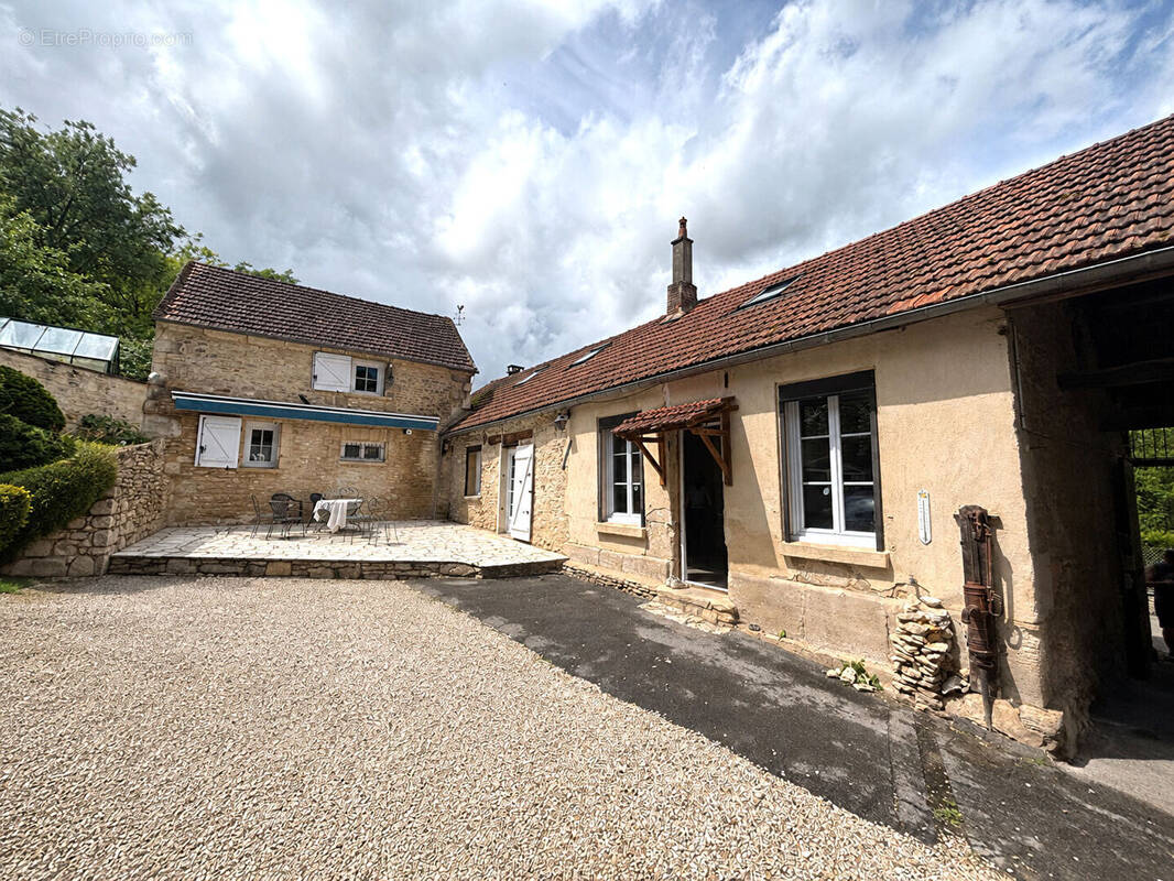 Maison à ULLY-SAINT-GEORGES