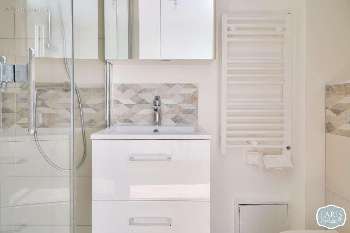 Appartement à PARIS-14E