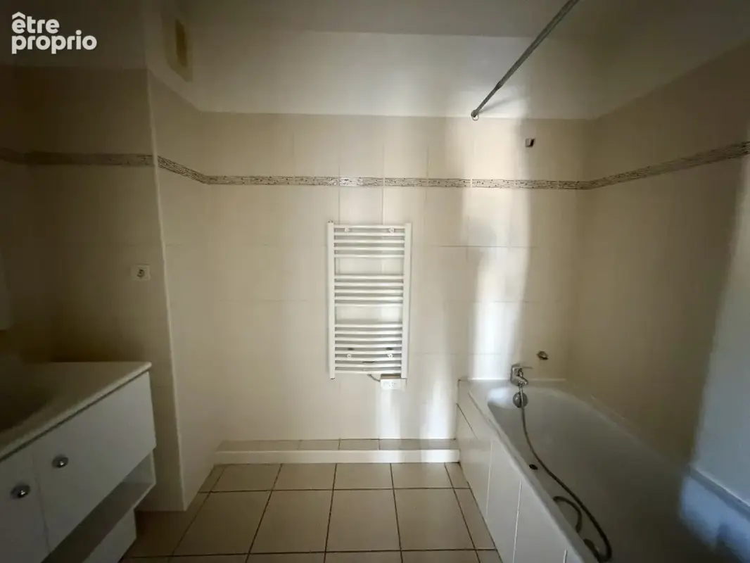 appartement t3 avec piscine terrasse et garage. - photo 8